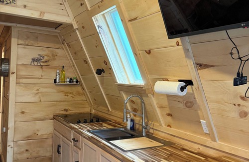 Oakland Cabina | Sister A-Frame in Woods B