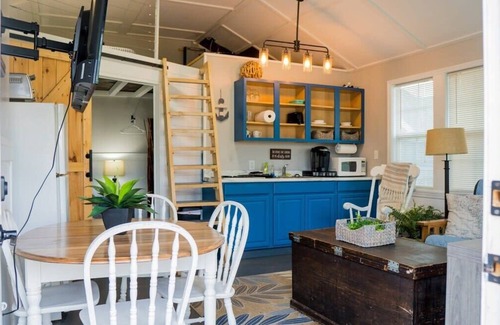 Sister Lakes Cabina | Sister Lake Cottages - private cottage community!