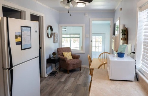 Sister Lakes Cabina | Sister Lake Cottages - private cottage community!
