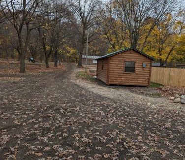 Sister Lakes Otro | Sister Lakes Glamping Cabin at Wonder Woods #4