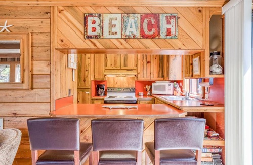 Tierra Del Mar Casa | Sisters Beach Retreat - Meredith Lodging
