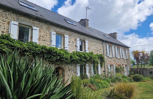 Tregomeur Casa | Sisters House