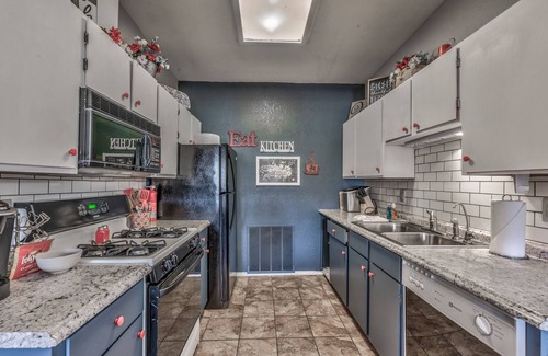 Alto Cabina | Sisters Too | Amazing Location, Peaceful Views!
