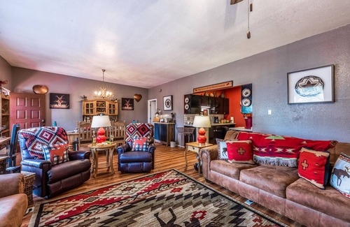 Alto Cabina | Sisters Too | Amazing Location, Peaceful Views!