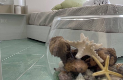 San Nicola Arcella Cama Y Desayuno | Sitauto in the center of San Nicola Arcella with breakfast included.