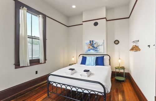 Mid-City Cama Y Desayuno | Site 61 Guesthouse