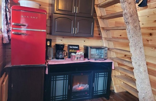Kenora Cabina | Site17-18 Glamping Bunkie & Tent-Small Urban Farm