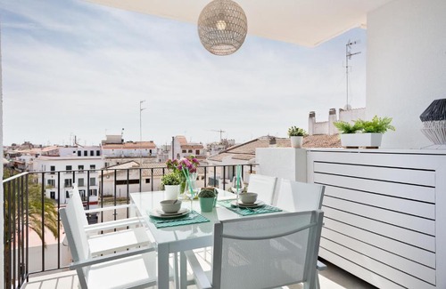 Centro de Sitges Apartamento | Sitges Spaces Oasis Penthouse 3 Bedroom, 2 Bathroom, Terrace, Pool, Sleeps up to 6