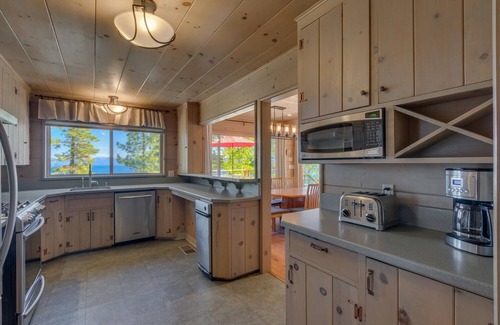 Tahoma Casa | Sittin' on the Dock - Lakefront - TLUXP