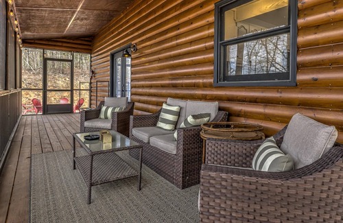 Blue Ridge Casa | Sittin Pretty by Escape to Blue Ridge