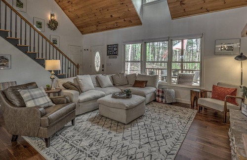 Blue Ridge Casa | Sittin Pretty by Escape to Blue Ridge