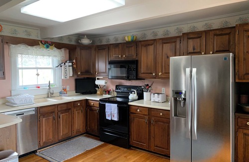 Bailey Island Casa | Situated at the waters edge with picturesque sunset views to Mt Washington.