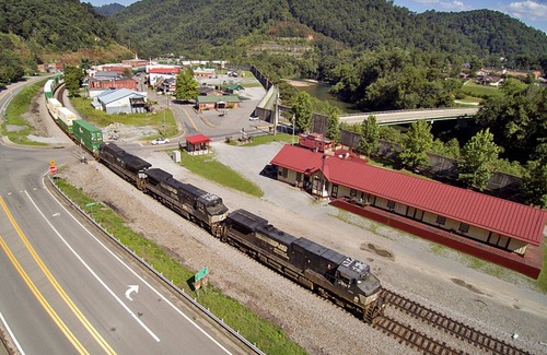 Matewan Casa | Situated in downtown, Matewan it is near all restaurants, museums and shops.