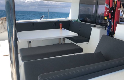 Edgewater Alquiler De Eote | Six bedroom 2020 Fountaine Pajot catamaran
