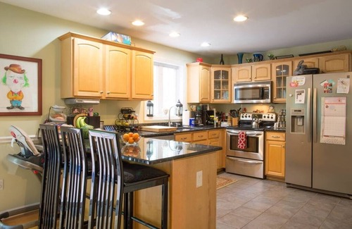Somersworth Casa | Six-Bedroom Family Retreat