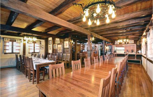 Breznik Plesivicki Casa | Six-Bedroom Holiday Home In Jastrebarsko