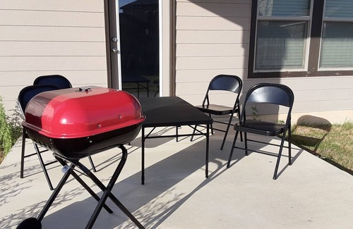 Universal City Casa | Six bedrooms, 3 baths, 2 TVs. Near Lackland, Randolph, and downtown San Antonio!