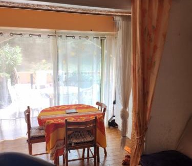 La Celle-sous-Gouzon Apartamento | Six-Fours-les-Plages apartment