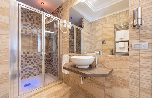Pozzuoli Cama Y Desayuno | Six Luxury Room