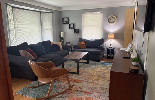 Kamm's Corners Casa | Six minutes from the airport. Family Friendly!