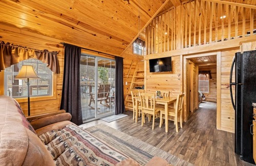 Dillsboro Casa | SIX Riverfront Properties on the Tuck!