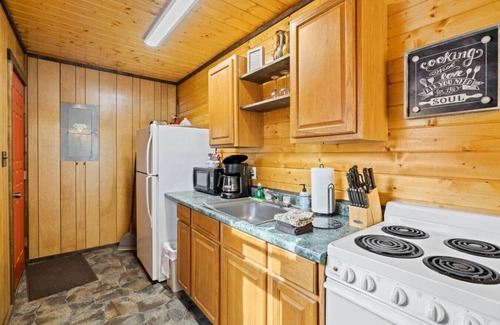 Dillsboro Casa | SIX Riverfront Properties on the Tuck!