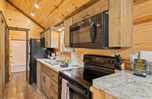 Dillsboro Casa | SIX Riverfront Properties on the Tuck!