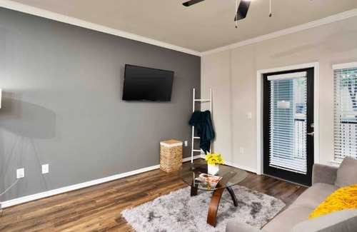 Wetmore Apartamento | SixFlags/RIM/LaCantera/Shopping/TheDominion/RestaurantsNearby
