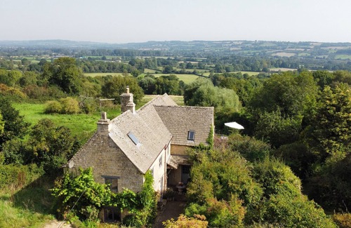 Clapton on the Hill Cabaña | Sixpenny Cottage - Spectacular views near Bourton-on-the-Water