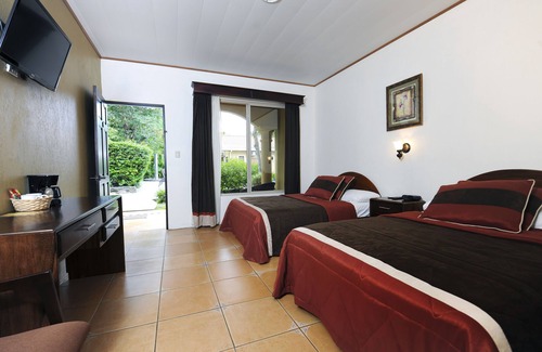 El Coyol Hotel | Aeropuerto SJO - Oasis familiar
