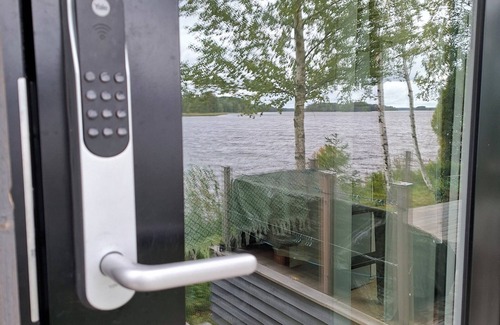 Sandviken Cabaña | Sjöhuset - boats, beach, sauna, jetty and barbecue!