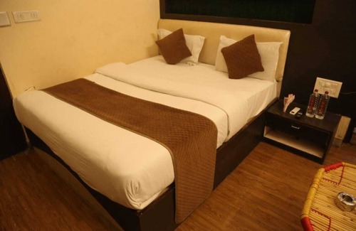 Udaipur Hotel | sk kathiyawadi hotel & restaurant