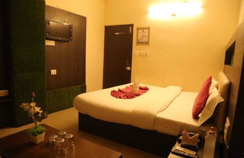 Udaipur Hotel | sk kathiyawadi hotel & restaurant