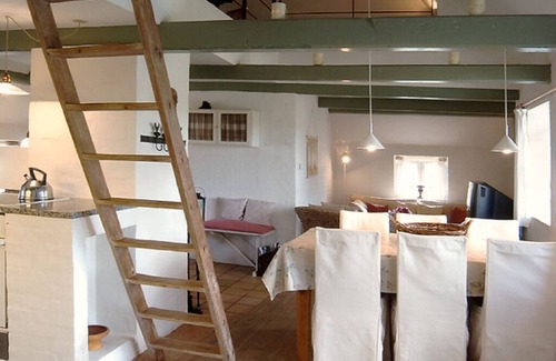 Nykobing Mors Cabaña | Skarum, Mors. Beautiful thatchroofed holiday cottage located near the Limfjord