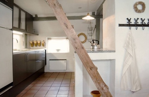 Nykobing Mors Cabaña | Skarum, Mors. Beautiful thatchroofed holiday cottage located near the Limfjord