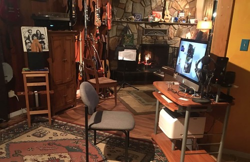 Vernon Casa | Ski 3 of BC's top mountains from 1 location while staying a lovely 3 bedroom house!