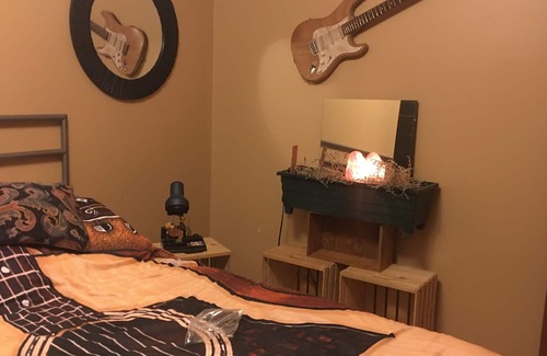 Vernon Casa | Ski 3 of BC's top mountains from 1 location while staying a lovely 3 bedroom house!