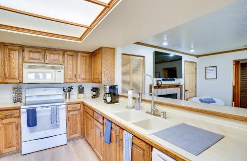 Brian Head Apartamento | Ski and Explore Brian Head Condo with Indoor Pool!