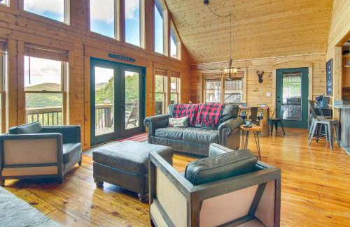 Wolf Laurel Casa | Ski and Hike Mars Hill Mountaintop Cabin with Views