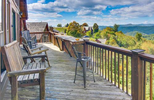 Wolf Laurel Casa | Ski and Hike Mars Hill Mountaintop Cabin with Views
