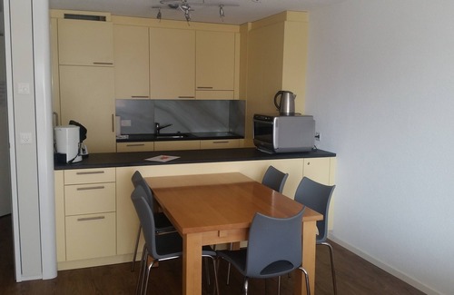 Leukerbad Apartamento | Esquí y Spa en la soleada Valais