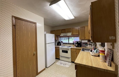 Hidden Valley Casa | Ski at Hidden Valley or Seven Springs | HUGE Master Suite