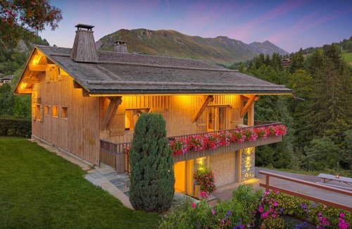 Le Chinaillon Chalet De Esquí | Chalet-Joubarbe-Lujoso-Vista a la Montana-Baño con bañera