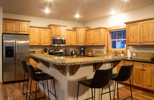 Tamarack Resort Casa | Ski, Boat, Bike, Hike! All-Season Mountain Access- Cozy Tamarack Timberhaus.