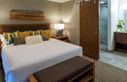 Peak 8 Complejo | Ski Breck, CO at Peak Season & stay in the Premiere Resort at the base of Peak 8