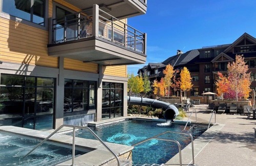 Peak 8 Complejo | Ski Breck, CO at Peak Season & stay in the Premiere Resort at the base of Peak 8