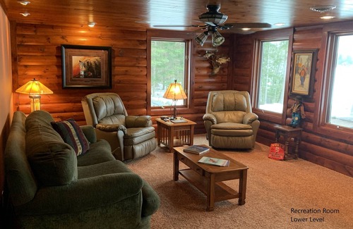 Iron River Casa | Ski Brule - Lake Home tiene capacidad para 16 personas