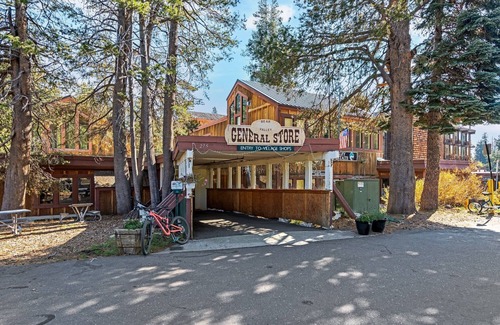 Bear Valley Condominio | Ski Condo, Sleeps 4! - Creekside #103 by Bear Valley Vacation Rentals