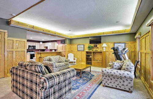 Bellaire Cabaña | Ski & Golf: Northern Retreat w/ Game Room!