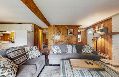 West Dover Casa | Ski Haus Retreat - Unit A